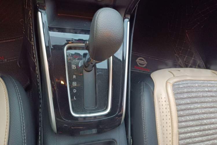 Used Nissan Sylphy 2022 Revised Version Classic 1.6XL CVT Luxury Edition Gear Lever