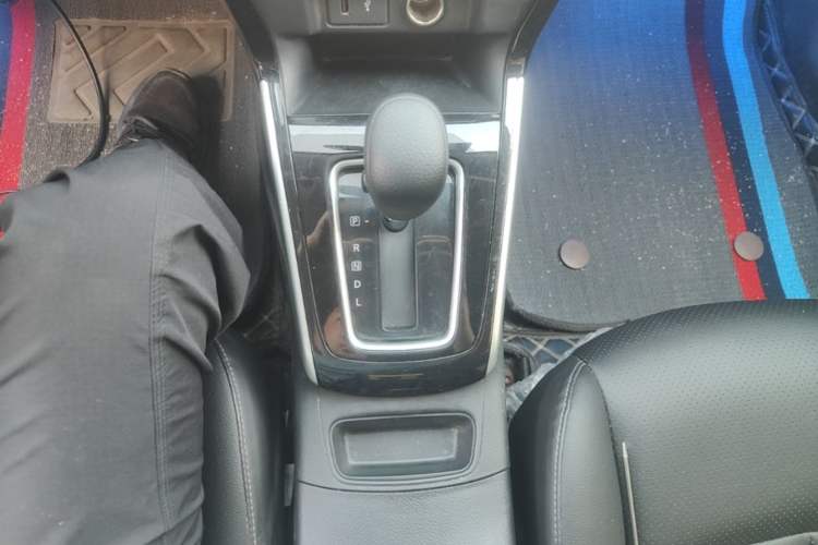 Used Nissan Sylphy 2022 Classic 1.6XL CVT Luxury Edition Gear Lever