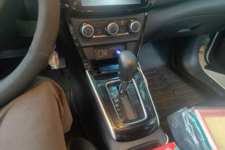 Used Nissan Sylphy 2022 Classic 1.6XL CVT Luxury Edition Gear Lever