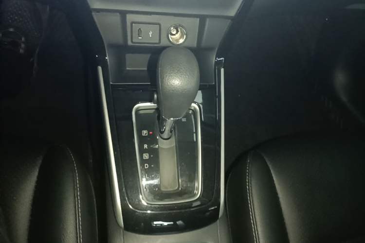 Used Nissan Sylphy 2022 Revised Version Classic 1.6XL CVT Luxury Edition Gear Lever