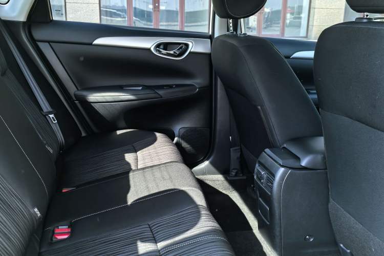 Used Nissan Sylphy 2022 Classic 1.6XE CVT Comfort Edition Headliner