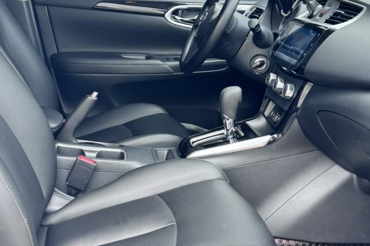 Used Nissan Sylphy 2022 Classic 1.6XL CVT Luxury Edition Interior 2