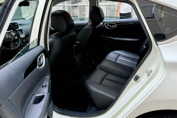 Used Nissan Sylphy 2022 Classic 1.6XL CVT Luxury Edition Interior 2