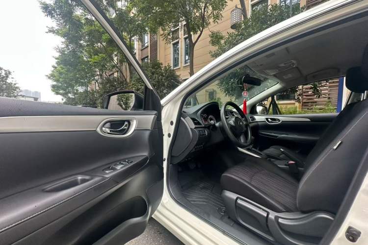 Used Nissan Sylphy 2022 Classic 1.6XE CVT Comfort Edition Interior 2