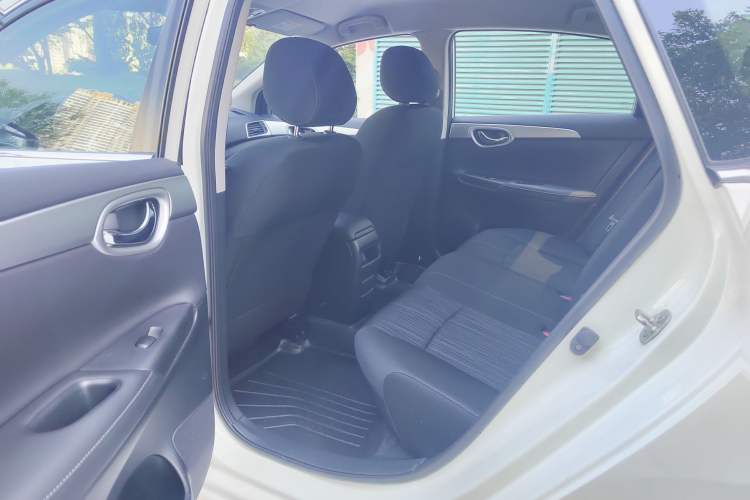 Used Nissan Sylphy 2022 Classic 1.6XE Manual Comfort Edition Interior 3