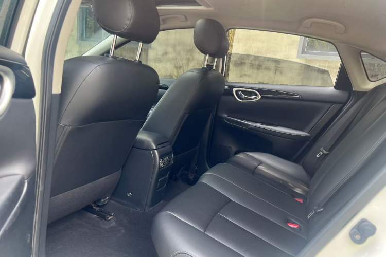 Used Nissan Sylphy 2022 Classic 1.6XL CVT Luxury Edition Interior 4
