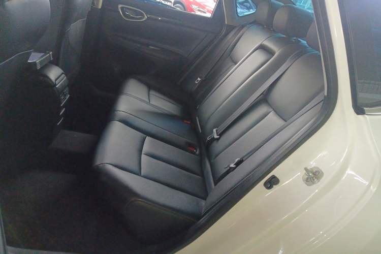 Used Nissan Sylphy 2022 Classic 1.6XL CVT Luxury Edition Interior 4