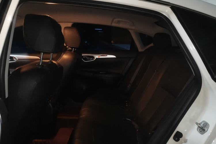 Used Nissan Sylphy 2022 Classic 1.6XE CVT Comfort Edition Interior 4