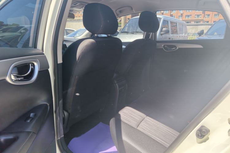 Used Nissan Sylphy 2022 Classic 1.6XE CVT Comfort Edition Interior 5