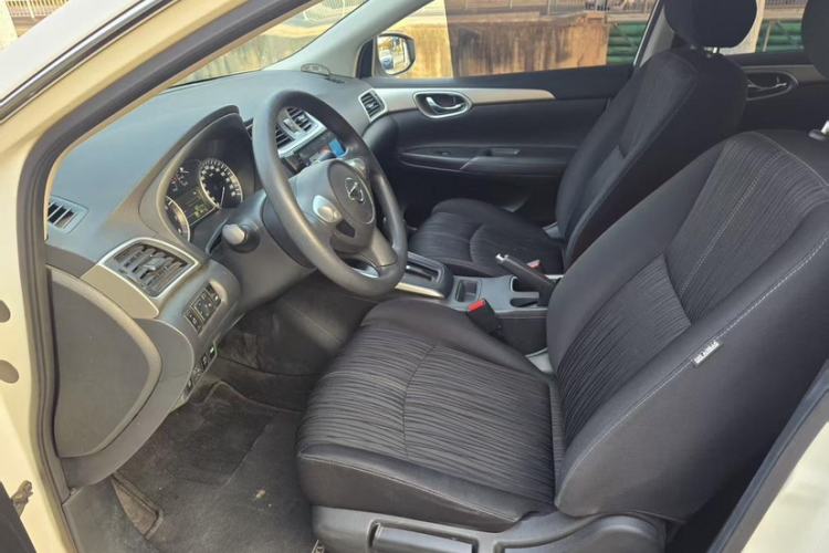 Used Nissan Sylphy 2022 Classic 1.6XE CVT Comfort Edition Interior 7