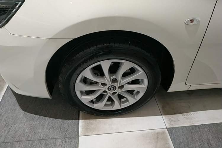 Used Nissan Sylphy 2022 Classic 1.6XL CVT Luxury Edition Left Front Wheel Hub