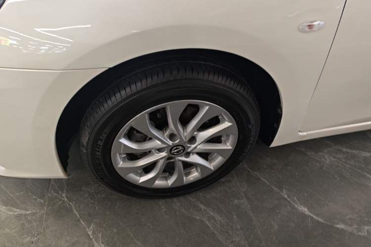 Used Nissan Sylphy 2022 Classic 1.6XL CVT Luxury Edition Left Front Wheel Hub