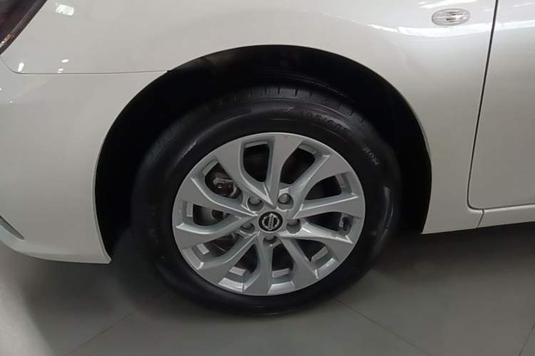 Used Nissan Sylphy 2022 Revised Version Classic 1.6XL CVT Luxury Edition Left Front Wheel Hub