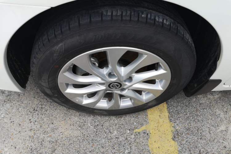 Used Nissan Sylphy 2022 Classic 1.6XL CVT Luxury Edition Left Front Wheel Hub
