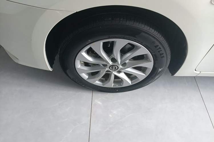 Used Nissan Sylphy 2022 Revised Version Classic 1.6XL CVT Luxury Edition Left Front Wheel Hub