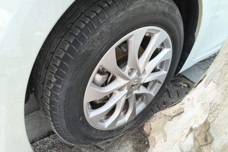 Used Nissan Sylphy 2022 Classic 1.6XE Manual Comfort Edition Left Front Wheel Hub