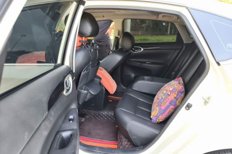 Used Nissan Sylphy 2022 Classic 1.6XL CVT Luxury Edition Left Rear Seat