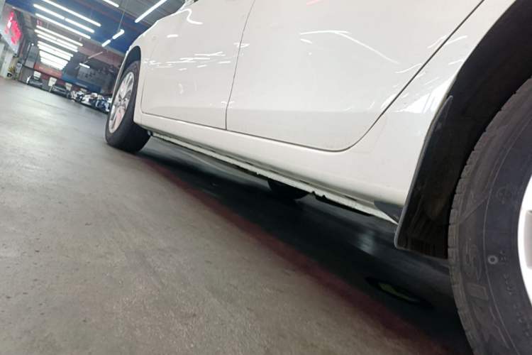Used Nissan Sylphy 2022 Classic 1.6XL CVT Luxury Edition Left Side Sill