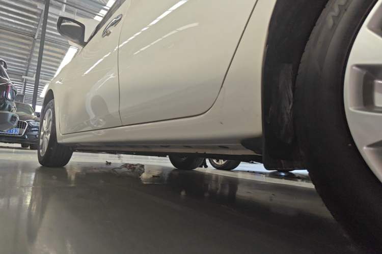 Used Nissan Sylphy 2022 Classic 1.6XE CVT Comfort Edition Left Side Sill