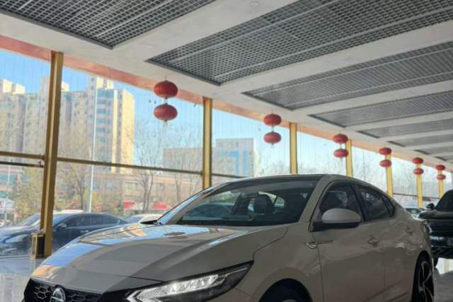 Ojetý Nissan Sylphy 2022 1.6L XL CVT Enjoyment Edition