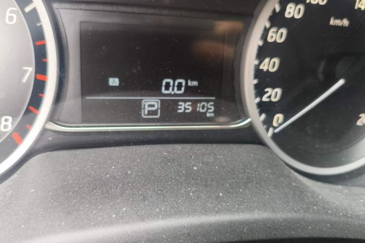 Used Nissan Sylphy 2022 Classic 1.6XE CVT Comfort Edition Odometer Close Up