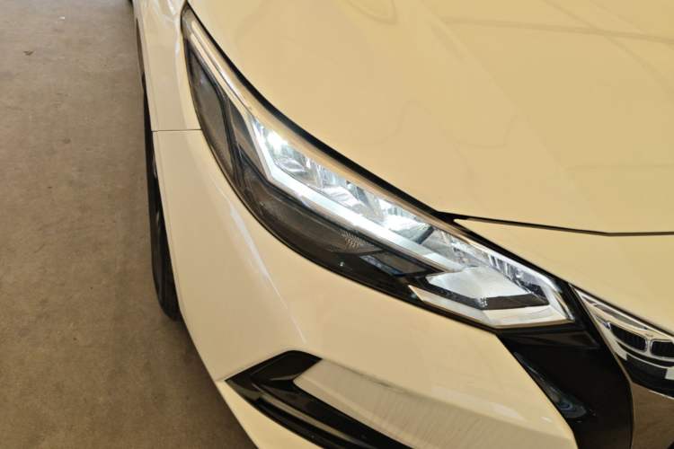 Used Nissan Sylphy 2022 1.6L XL CVT Smart Enjoyment Version Right Front Headlight