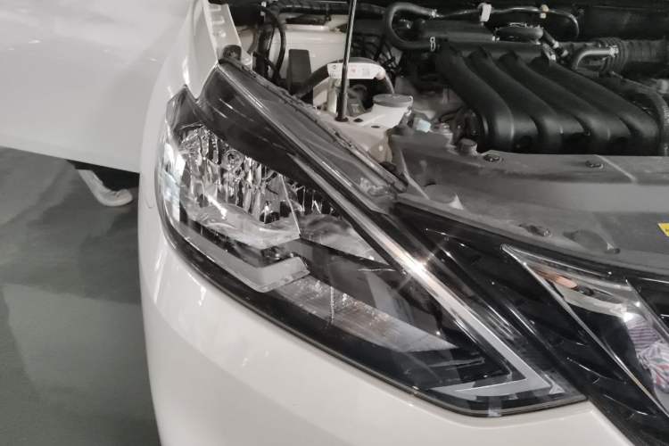 Used Nissan Sylphy 2022 Revised Version Classic 1.6XL CVT Luxury Edition Right Front Headlight
