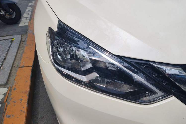 Used Nissan Sylphy 2022 Revised Version Classic 1.6XL CVT Luxury Edition Right Front Headlight