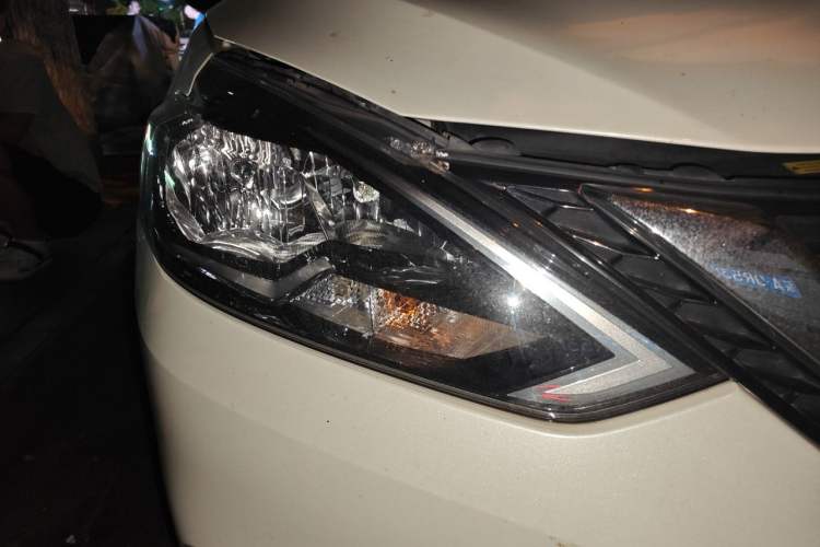 Used Nissan Sylphy 2022 Classic 1.6XE CVT Comfort Edition Right Front Headlight