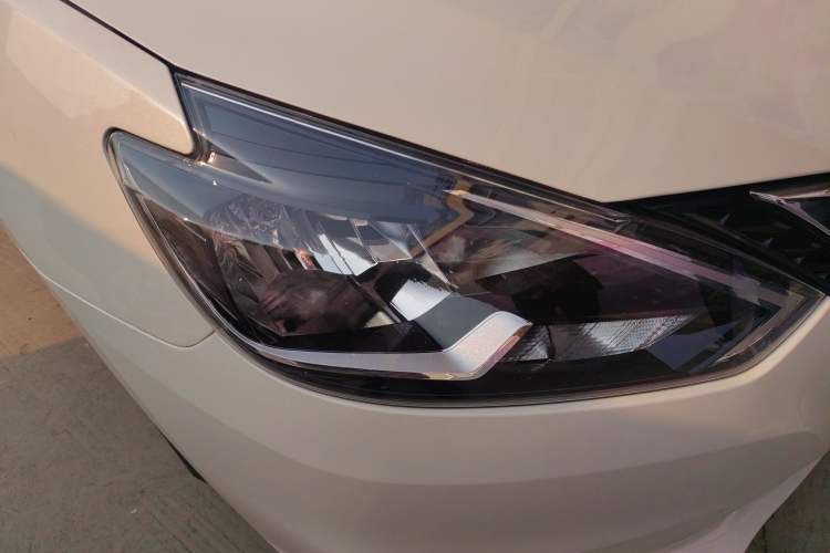 Used Nissan Sylphy 2022 Classic 1.6XE CVT Comfort Edition Right Front Headlight