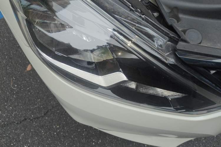 Used Nissan Sylphy 2022 Revised Version Classic 1.6XL CVT Luxury Edition Right Front Headlight