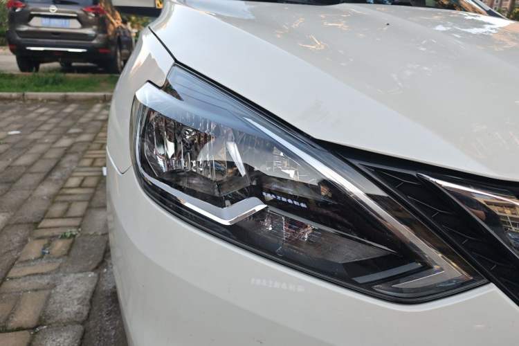 Used Nissan Sylphy 2022 Revised Version Classic 1.6XL CVT Luxury Edition Right Front Headlight