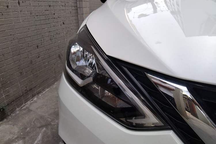Used Nissan Sylphy 2022 Revised Version Classic 1.6XL CVT Luxury Edition Right Front Headlight