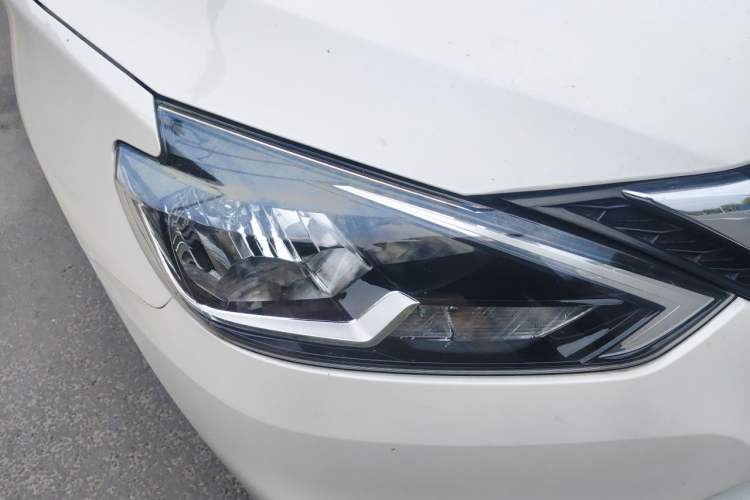 Used Nissan Sylphy 2022 Classic 1.6XE CVT Comfort Edition Right Front Headlight
