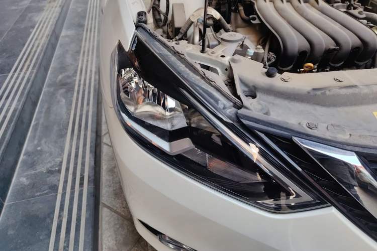Used Nissan Sylphy 2022 Revised Version Classic 1.6XL CVT Luxury Edition Right Front Headlight