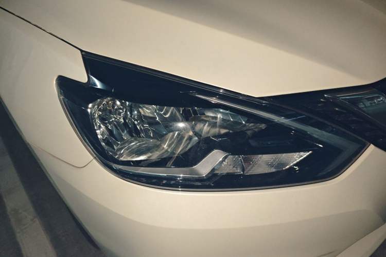 Used Nissan Sylphy 2022 Classic 1.6XL CVT Luxury Edition Right Front Headlight