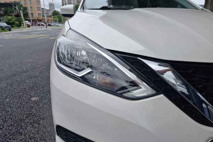 Used Nissan Sylphy 2022 Classic 1.6XE CVT Comfort Edition Right Front Headlight