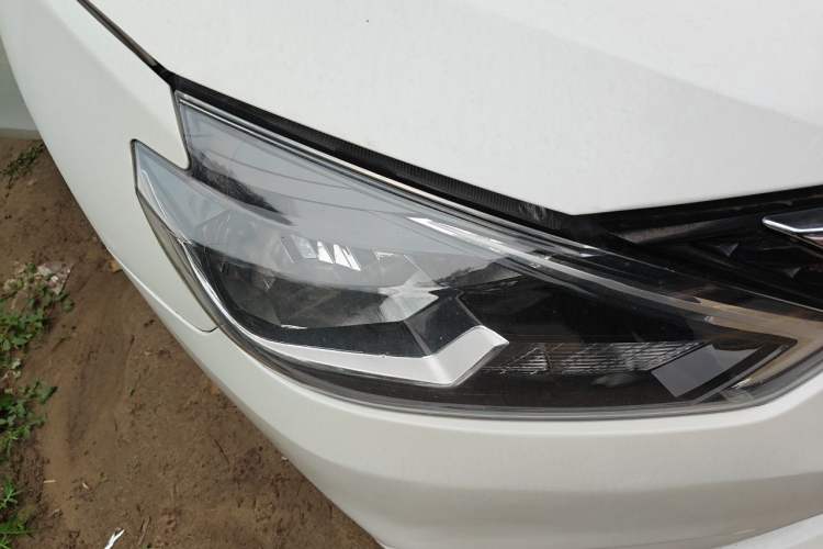 Used Nissan Sylphy 2022 Classic 1.6XE CVT Comfort Edition Right Front Headlight