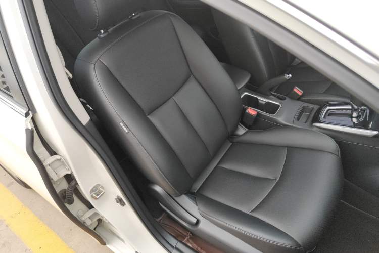 Used Nissan Sylphy 2022 Classic 1.6XL CVT Luxury Edition Right Front Seat