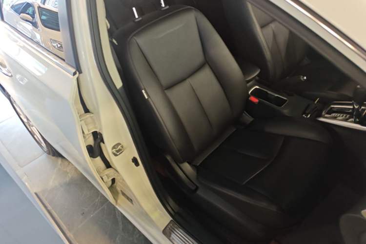 Used Nissan Sylphy 2022 Classic 1.6XL CVT Luxury Edition Right Front Seat