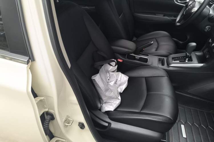 Used Nissan Sylphy 2022 Classic 1.6XE CVT Comfort Edition Right Front Seat