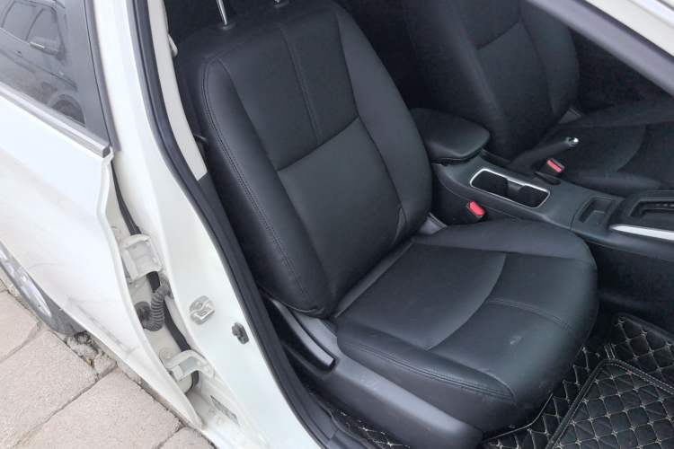 Used Nissan Sylphy 2022 Classic 1.6XE CVT Comfort Edition Right Front Seat