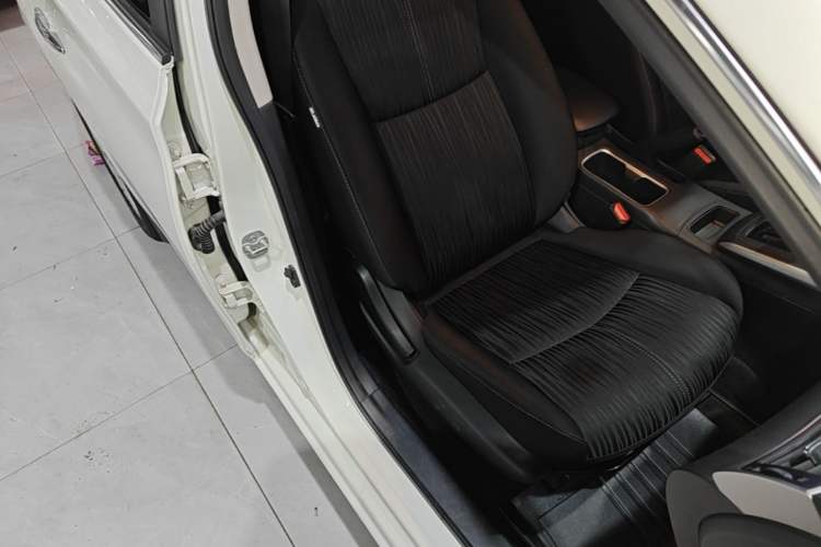Used Nissan Sylphy 2022 Classic 1.6XE CVT Comfort Edition Right Front Seat