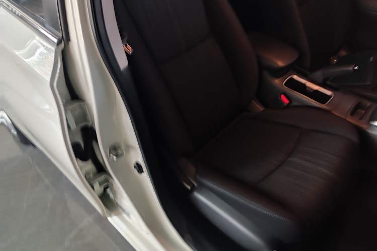 Used Nissan Sylphy 2022 Classic 1.6XE CVT Comfort Edition Right Front Seat