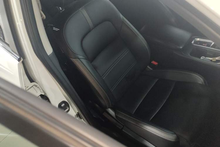Used Nissan Sylphy 2022 1.6L XL CVT Enjoyment Edition Right Front Seat