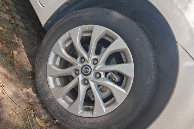 Used Nissan Sylphy 2022 Classic 1.6XL CVT Luxury Edition Right Front Wheel Hub