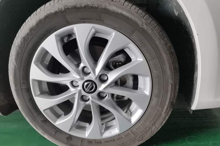 Used Nissan Sylphy 2022 Revised Version Classic 1.6XL CVT Luxury Edition Right Front Wheel Hub