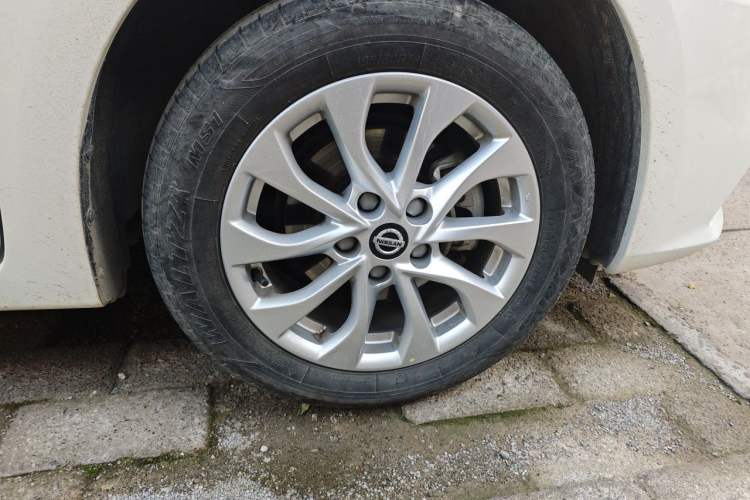 Used Nissan Sylphy 2022 Revised Version Classic 1.6XL CVT Luxury Edition Right Front Wheel Hub
