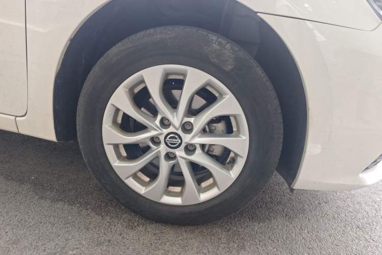 Used Nissan Sylphy 2022 Revised Version Classic 1.6XL CVT Luxury Edition Right Front Wheel Hub