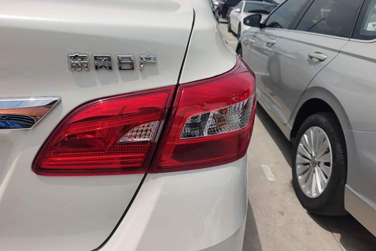 Used Nissan Sylphy 2022 Classic 1.6XL CVT Luxury Edition Right Rear Taillight